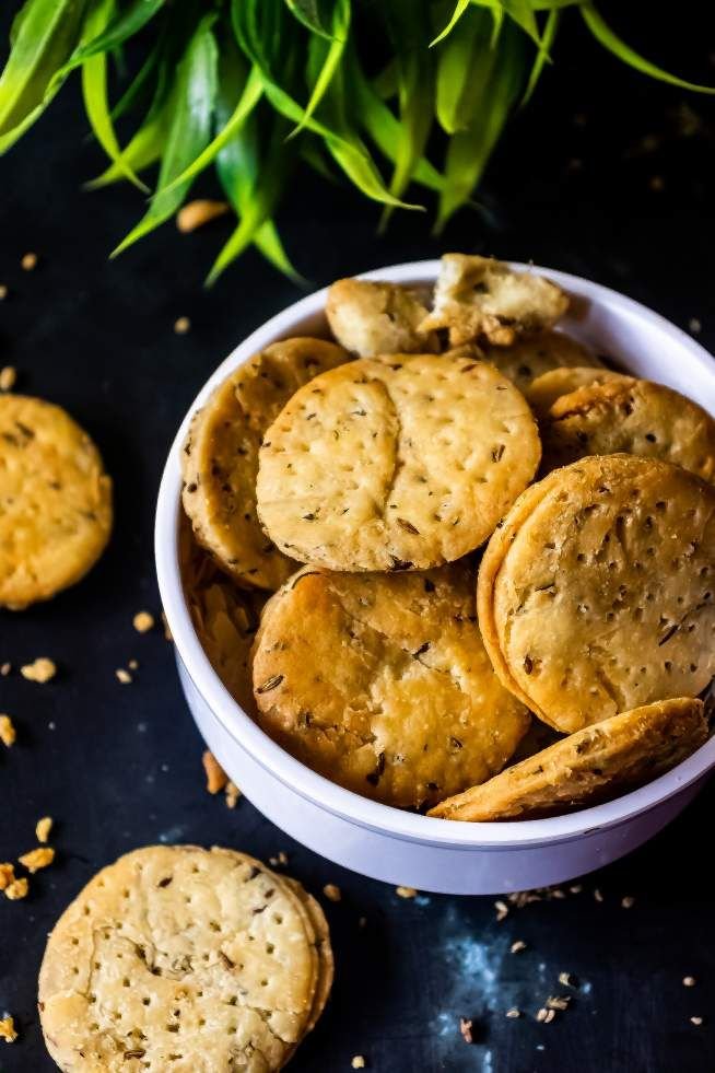 Mathi - मठरी